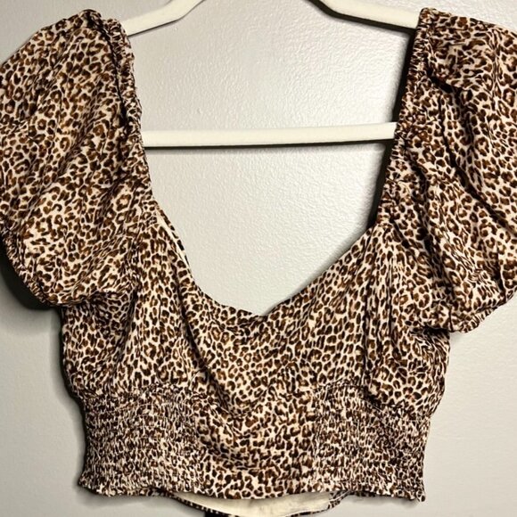 Lulu's Fiercely in Love Beige Leopard Print Tie-Front Crop TopSize M - Picture 6 of 6